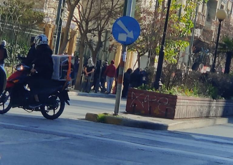 Επεισόδια με χημικά και οδοφράγματα στην ΑΣΟΕΕ