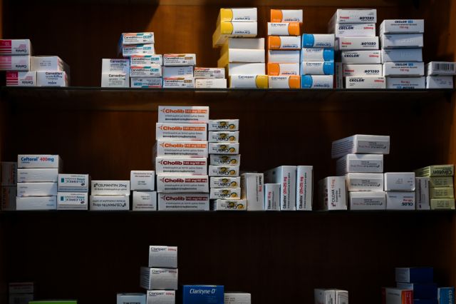 Κοροναϊός: Διαβεβαιώσεις για επάρκεια φάρμακων στην Ελλάδα – Τι συμβαίνει με τις μάσκες