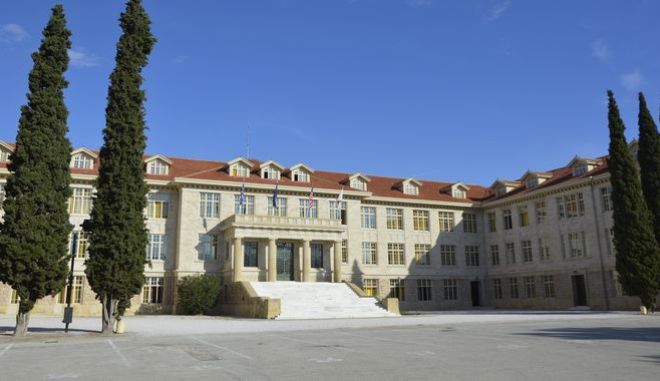 Συναγερμός λόγω κοροναϊού: Κλείνουν τρία σχολεία στην Αθήνα