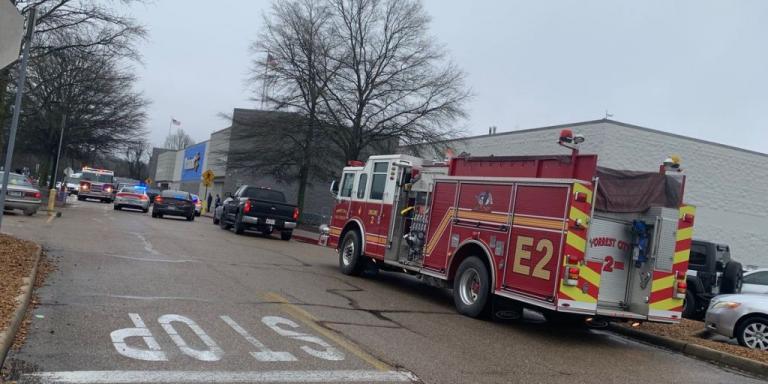 Πανικός σε πολυκατάστημα στις ΗΠΑ – Πυροβολισμοί με τραυματίες