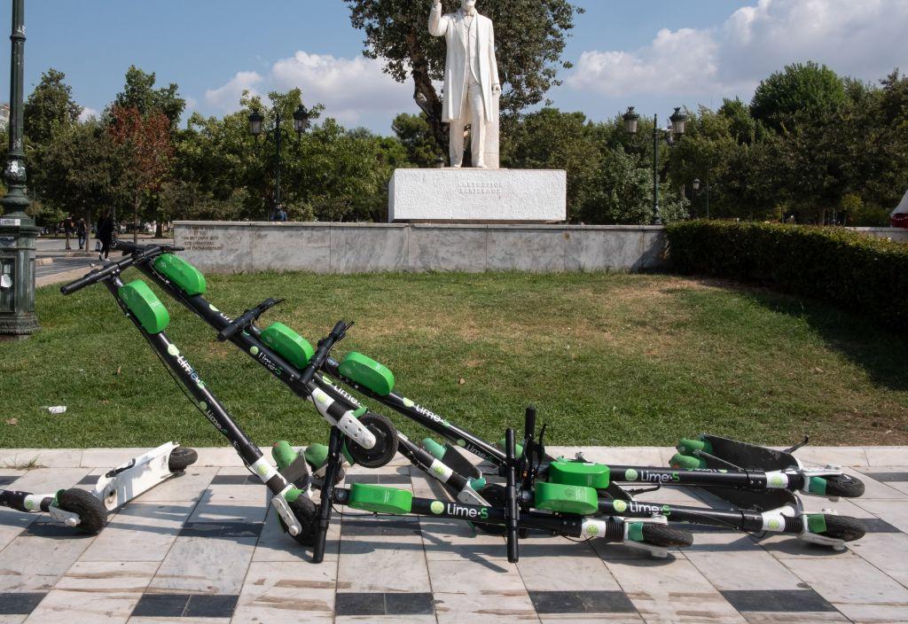 Γιατί αποχωρεί από την Ελλάδα εταιρεία ενοικίασης ηλεκτρικών πατινιών