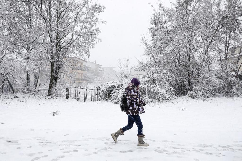 Καιρός : Έρχεται στην Αττική ο χιονιάς – Ραγδαία πτώση της θερμοκρασίας
