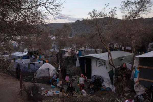 Προσφυγικό: Εντός της Βουλής μεταφέρεται η «ένταση» – Κόντρα ΝΔ-ΣΥΡΙΖΑ