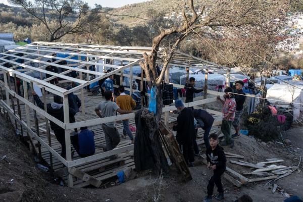 Επεσαν οι υπογραφές για τα κλειστά κέντρα – Φουντώνουν οι αντιδράσεις των κατοίκων