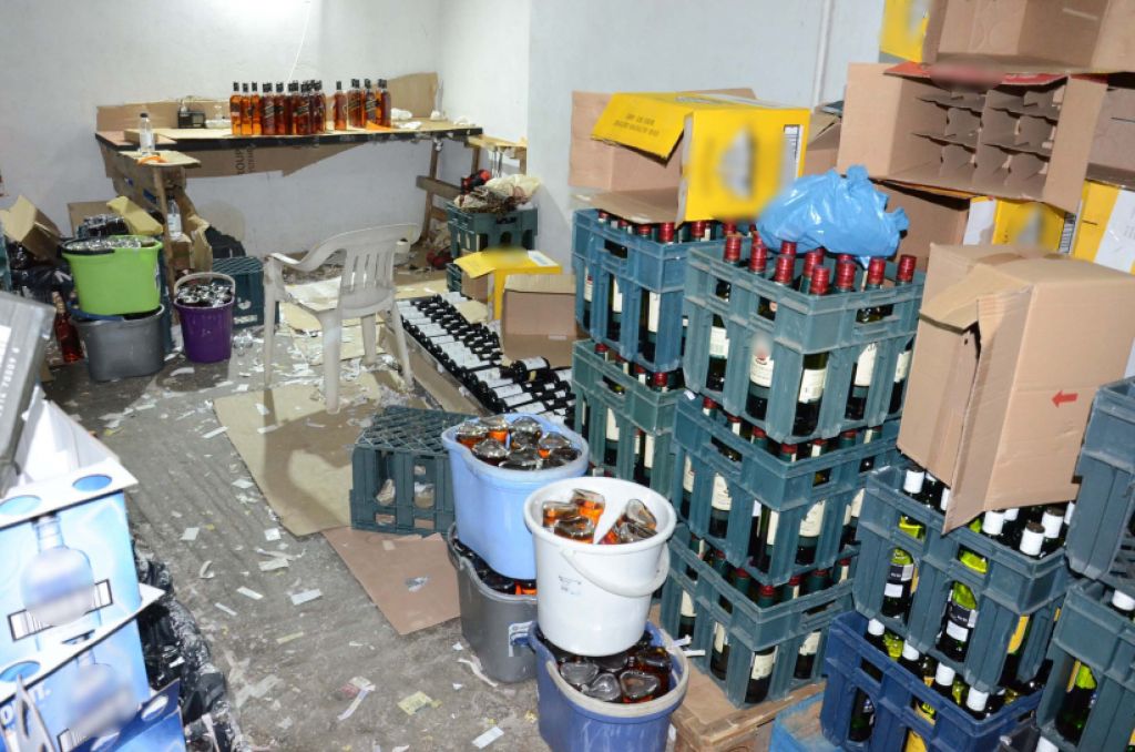 Εξάρθρωση σπείρας που εισήγαγε από τη Βουλγαρία λαθραία αλκοολούχα ποτά