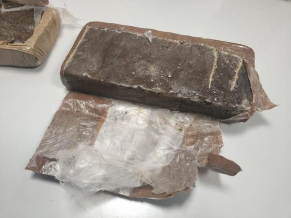 Θεσσαλονίκη: Κύκλωμα θα έριχνε σε στέκια τοξικομανών 13 κιλά ηρωίνης