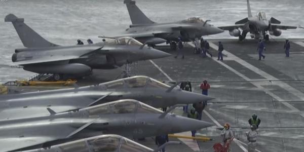 Επίδειξη ισχύος από τη Γαλλία ανοιχτά της κυπριακής ΑΟΖ – Σαφές μήνυμα στην Τουρκία