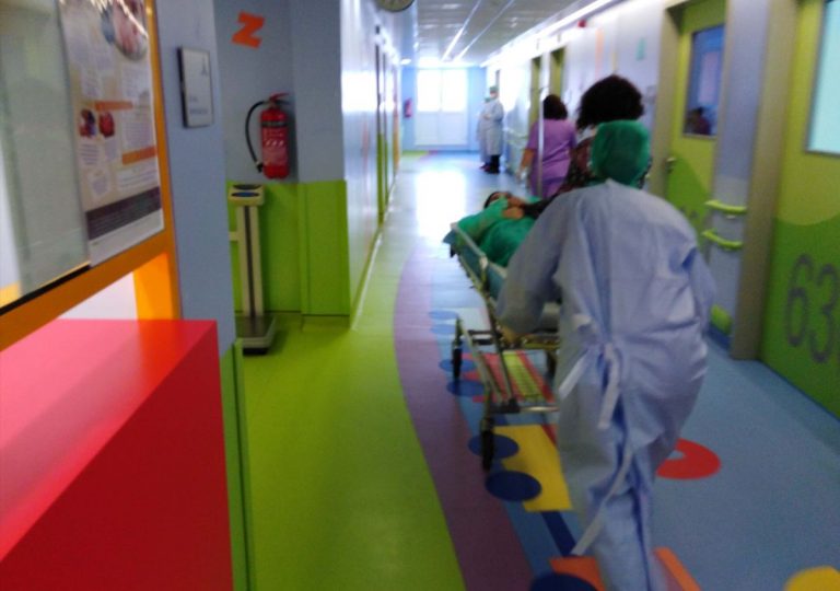 Κοροναϊός : Άσκηση προσομοίωσης και ετοιμότητας σε δύο παιδιατρικά νοσοκομεία