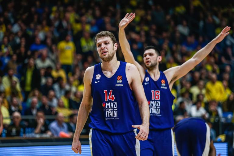 Παράπονα του Ολυμπιακού για τη διαιτησία στο Τελ Αβίβ