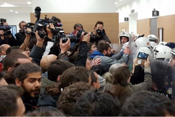 Editorial To Vima: The Greek dilemma – loan rescheduling  or foreclosure auctions?