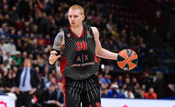 Ουάιτ: «Φυσικά κι έχω ευθύνη στην αποτυχία με την Αρμάνι»