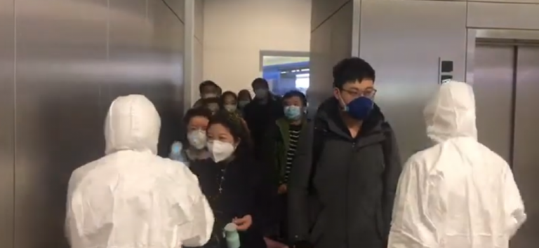 Κοροναϊός : Θερμομέτρηση επιβατών στο «Ελευθέριος Βενιζέλος»