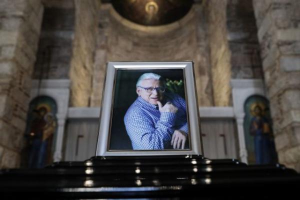 Η Ελλάδα αποχαιρετά τον Κώστα Βουτσά