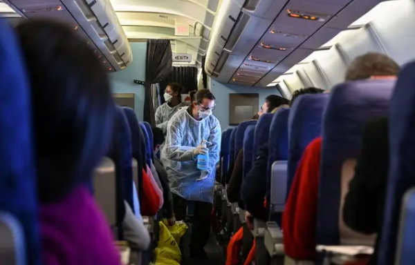 Κοροναϊός : Επί γαλλικού εδάφους Ευρωπαίοι που εγκλωβίστηκαν στην Κίνα – Ανάμεσά τους και ένας Έλληνας