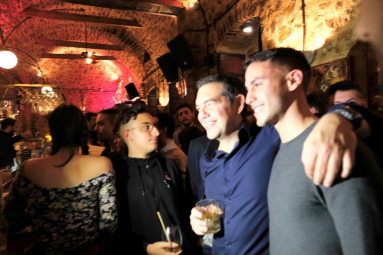 Ο χαλαρός Αλέξης και οι σέλφι