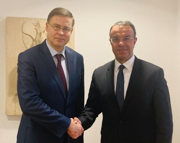 Για υψηλή και βιώσιμη ανάπτυξη συζήτησαν Σταϊκούρας – Ντομπρόβσκις, μετά το «παράθυρο» για τα πλεονάσματα