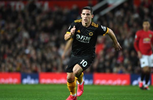 Οι φίλοι της Γουλβς θέλουν βασικό τον Ποντένσε