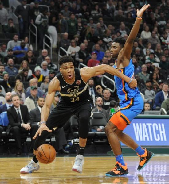 Διέλυσαν τους Θάντερ οι Μπακς : Ασταμάτητος ο Γιάννης