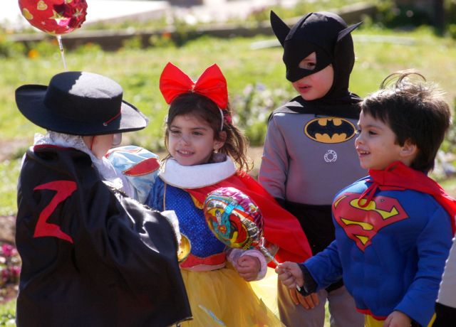 Απόκριες 2020: Χρώμα στις γειτονιές της πόλης από τον δήμο Αθηναίων