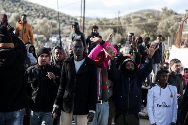 Ελληνική Ενωση για τα δικαιώματα του Ανθρώπου : Η Πολιτεία πειραματίζεται επικίνδυνα στη διαχείριση του προσφυγικού