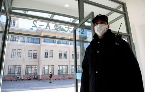 Κοροναϊός: Φτιάχνουν εργοστάσιο κατασκευής χειρουργικών μασκών μέσα σε έξι μέρες