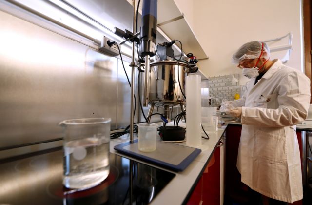 Κοροναϊός: Εντοπίστηκαν οι συνταξιδιώτες της 38χρονης – Πολλά τα ύποπτα κρούσματα