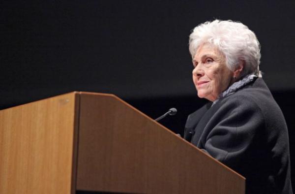 Οι εκδόσεις Ίκαρος αποχαιρετούν την Κική Δημουλά – Στο φως άγνωστες πτυχές της συνεργασίας τους