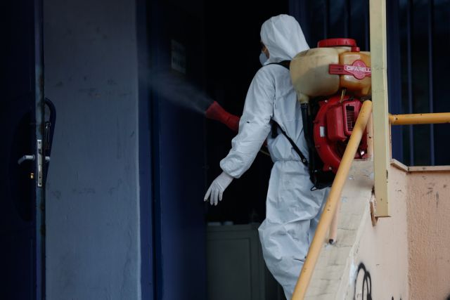 Κοροναϊός :  Νέα μέτρα σε σχολεία, νοσοκομεία – Αρνητικά δεκάδες δείγματα