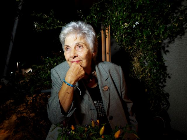 Κική Δημουλά : Η ποιήτρια που εξύμνησε την απώλεια του χρόνου και τη φθορά