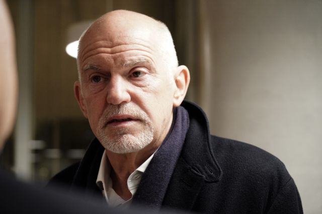 Η πτώση από την καρέκλα και η ατάκα του Γιώργου Παπανδρέου