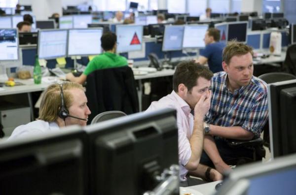 La Repubblica : Μετά από δέκα χρόνια τελειώνει η Οδύσσεια του χρέους στην Ελλάδα