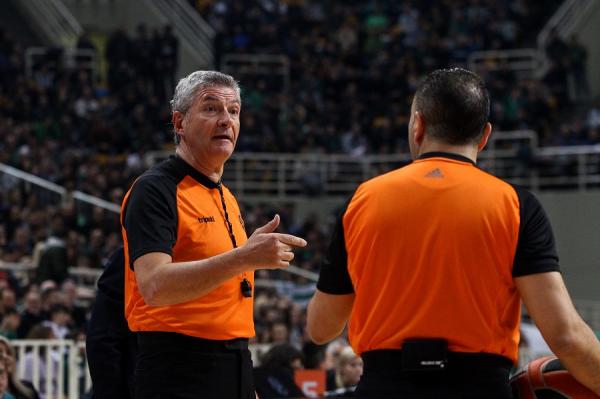 Τραυματισμός του Λαμόνικα από επίθεση αγνώστων στο ταξί των διαιτητών