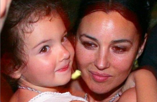 Ντέβα Κασέλ: Η κόρη της Μόνικα Μπελούτσι είναι ίδια η μαμά της