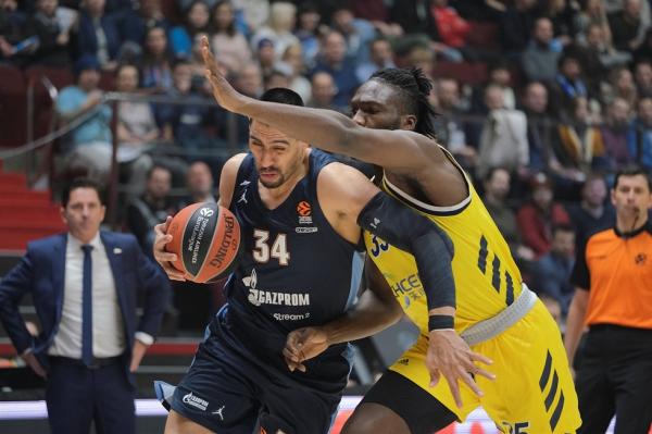 Ζενίτ – Άλμπα Βερολίνου 81-83