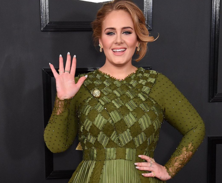 Αντέλ: Εντυπωσιάζει με την σούπερ αδυνατισμένη εμφάνισή της