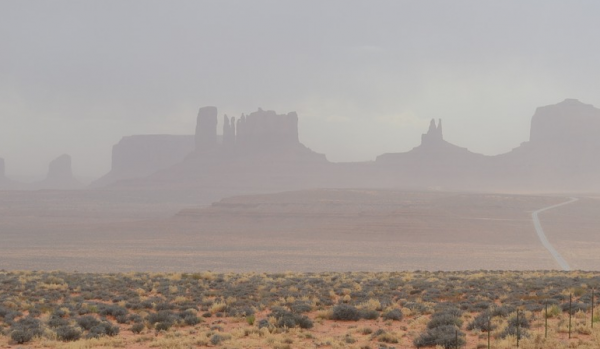 «Έπνιξε» τα Κανάρια Νησιά η σκόνη από τη Σαχάρα