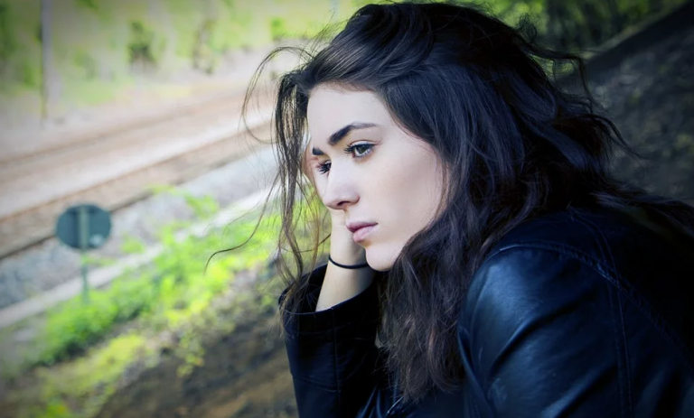 Aν είσαι σε σχέση εξάρτησης τότε θα έχεις τα παρακάτω χαρακτηριστικά