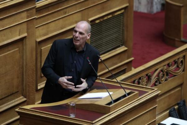 Βόμβα Βαρουφάκη: Κατέθεσε φάκελο με τις ηχογραφήσεις των Eurogroup το 2015 – «Απαράδεκτος», είπε ο Τασούλας