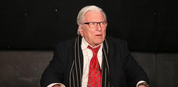 Κώστας Βουτσάς: Θλίψη για το θάνατο του αιώνιου έφηβου – Η καριέρα και οι έρωτες που σημάδεψαν τη ζωή του