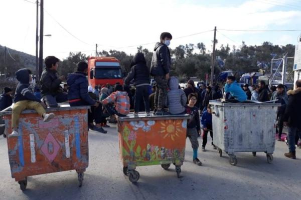Μυτιλήνη : Πορεία διαμαρτυρίας προσφύγων από τον καταυλισμό της Μόριας