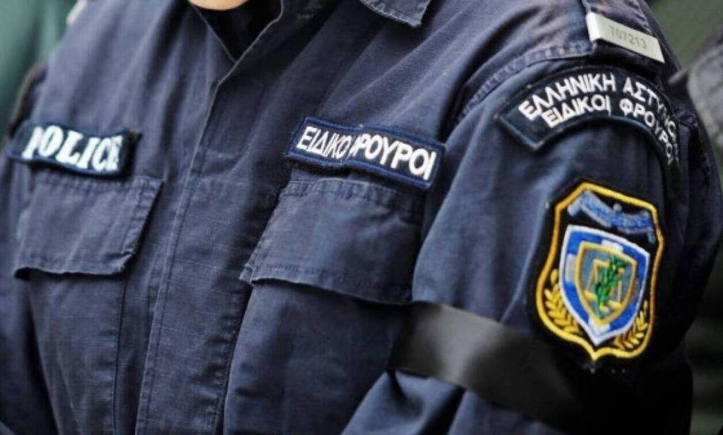 Αστυνομικός ήρωας ξεγέννησε πρόσφυγα - Συγκλονίζει η περιγραφή του