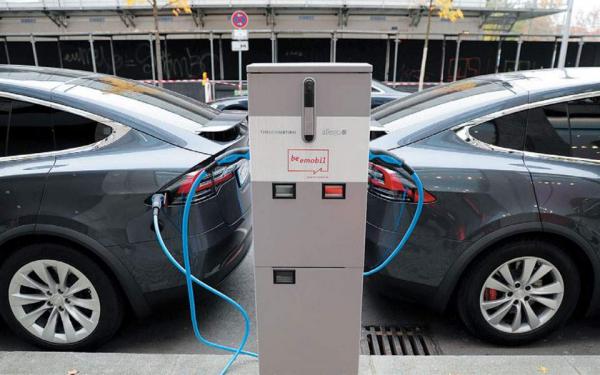 Τη Δευτέρα η κατάθεση ν/σ για αγορά ηλεκτρικών και υβριδικών οχημάτων από το κράτος