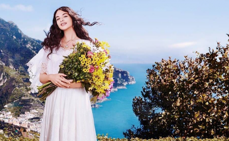 Aυτό πρέπει να το δεις: Η κόρη της Monica Belluci το πρόσωπο γνωστού οίκου!