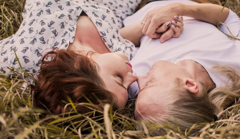 Δες αν σε συνδέει το κάρμα με τον σύντροφό σου