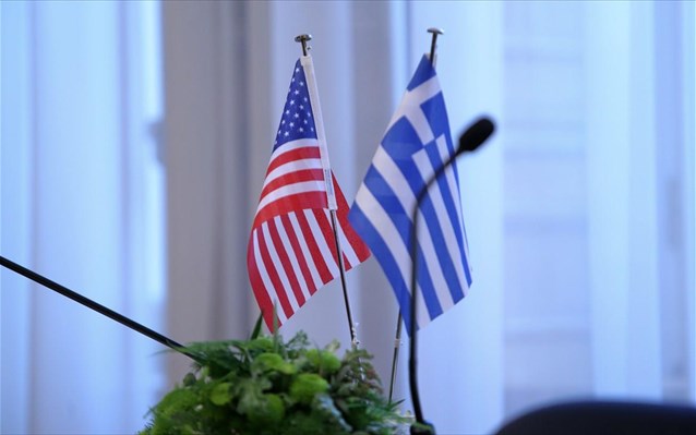Handelsblatt: Τη στρατιωτική παρουσία τους στην Ελλάδα ενισχύουν οι ΗΠΑ