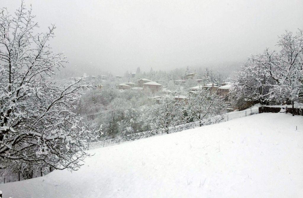 Καταγράφηκαν σημαντικά ύψη βροχής και χιονιού από την κακοκαιρία (πίνακες)
