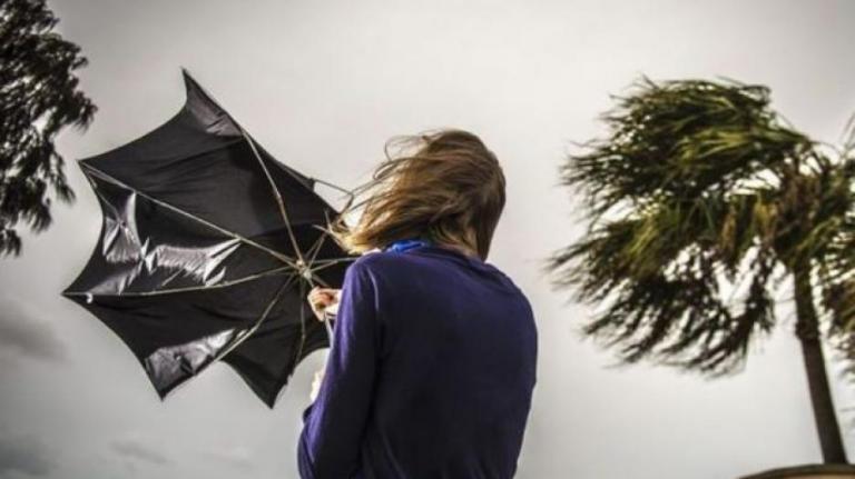 Καιρός : Βροχές και 8 μποφόρ στο Αιγαίο την Κυριακή