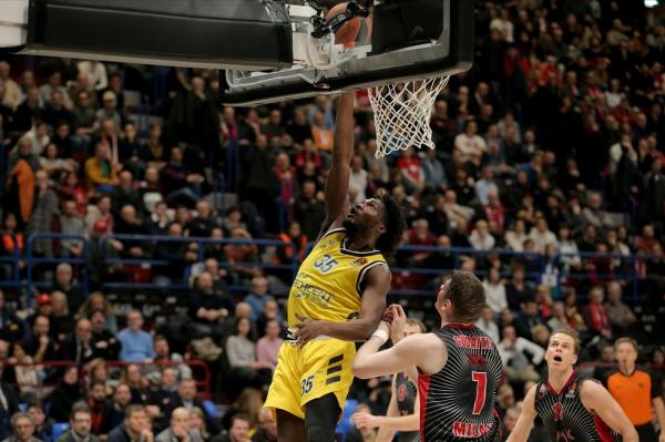 Αρμάνι Μιλάνο – Άλμπα Βερολίνου 96-102