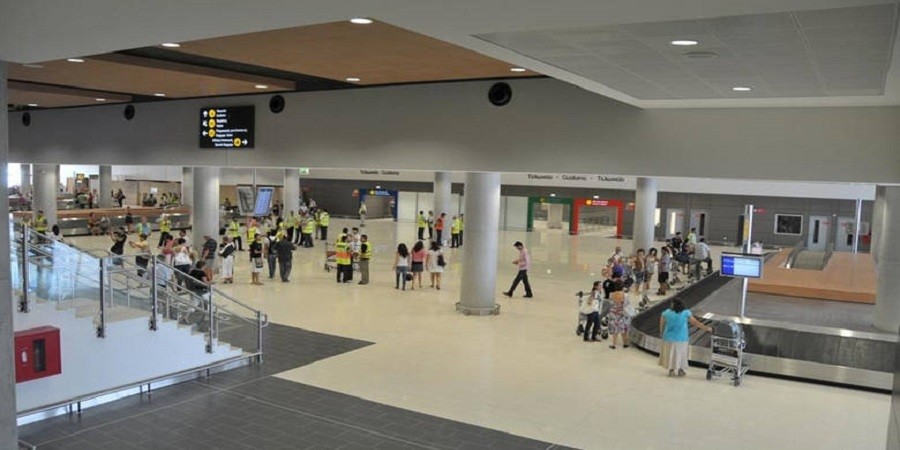 Συναγερμός στο Αεροδρόμιο Λάρνακας- Επιβάτης παρουσιάζει συμπτώματα κοροναϊού