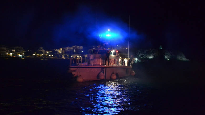 Καταδίωξη στο Πέραμα : Αναζητούν άτομο που πήδηξε στη θάλασσα για να αποφύγει τη σύλληψη